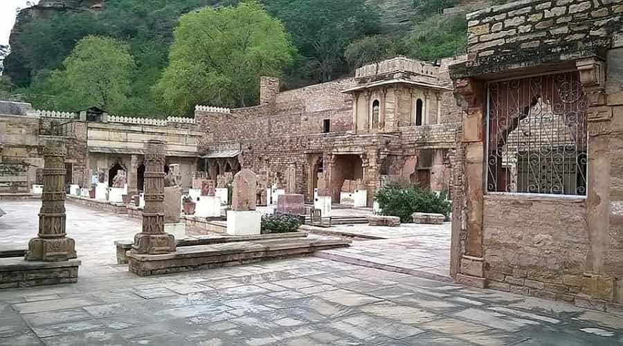 Chanderi Fort Palace