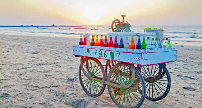 Be Entertained By The Beach Vendors