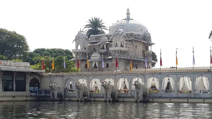 Carved statues of elephants at the jetty entry