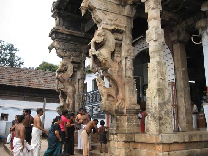 Devotees entering Sree Padmanabhaswamy Temple